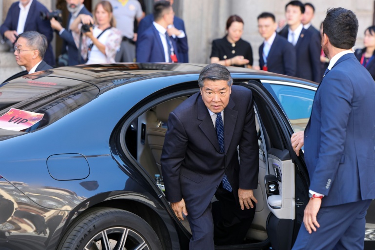 Tariffs on the agenda: New round of US-China trade talks kicks off in Madrid