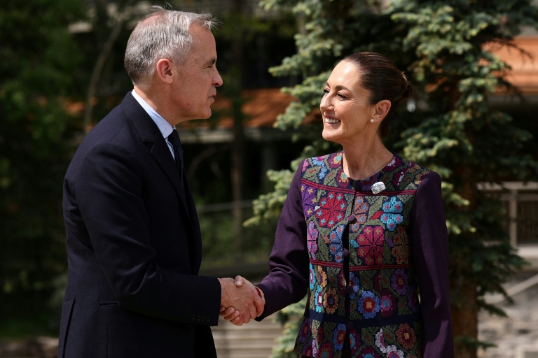 Canada, Mexico leaders meet amid US tariff war