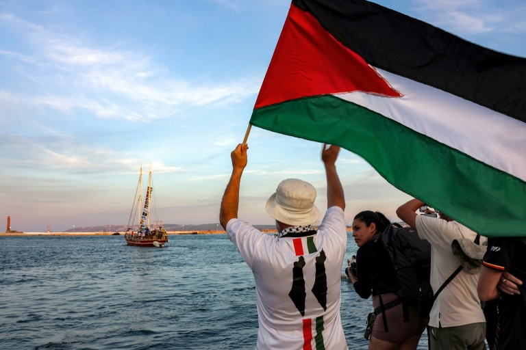 Luxembourgers aboard: Gaza flotilla reports explosions, drone swarms, and signal jamming
