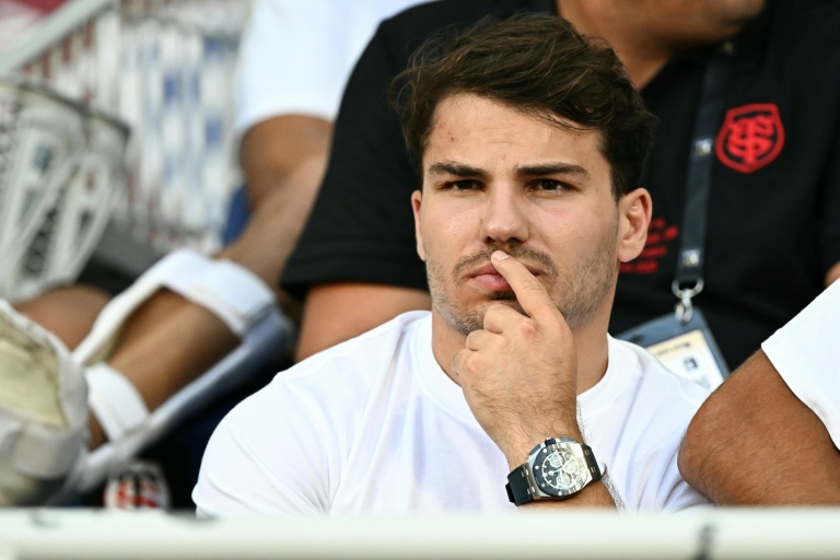 Rugby union: France captain Dupont bemoans 'restrictive' Top 14 salary cap