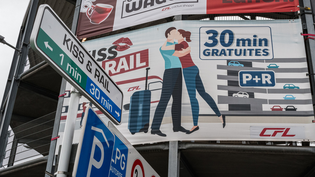 'Kiss & Rail': New one-minute drop-off zone unveiled at Luxembourg City station