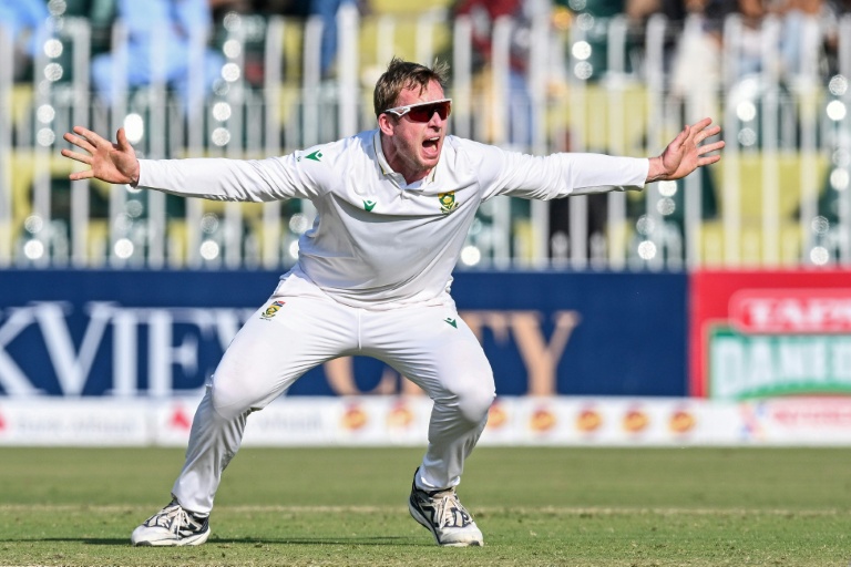 Unbelievable: South Africa sniff series-levelling win after Pakistan slump in 2nd Test