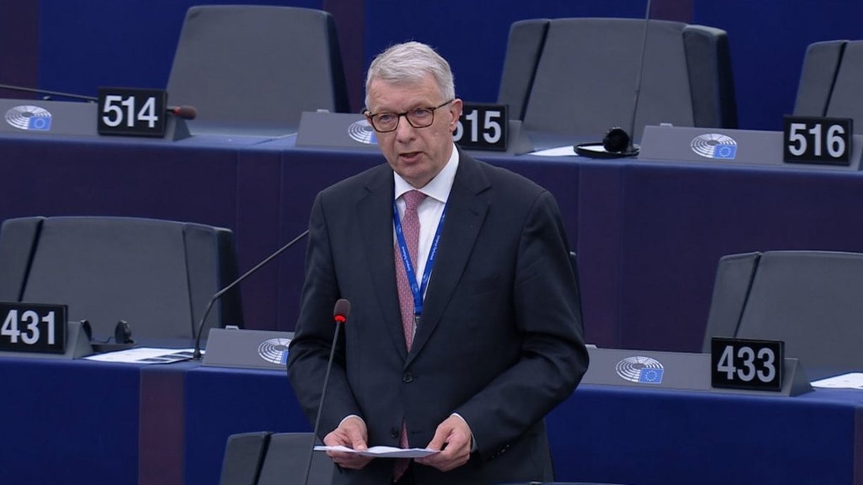 Despite criticism: ADR MEP Fernand Kartheiser takes second trip to EU-sanctioned Russia