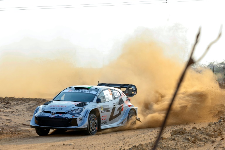 Advantage Ogier as Evans' title hopes punctured at Rally Saudi Arabia