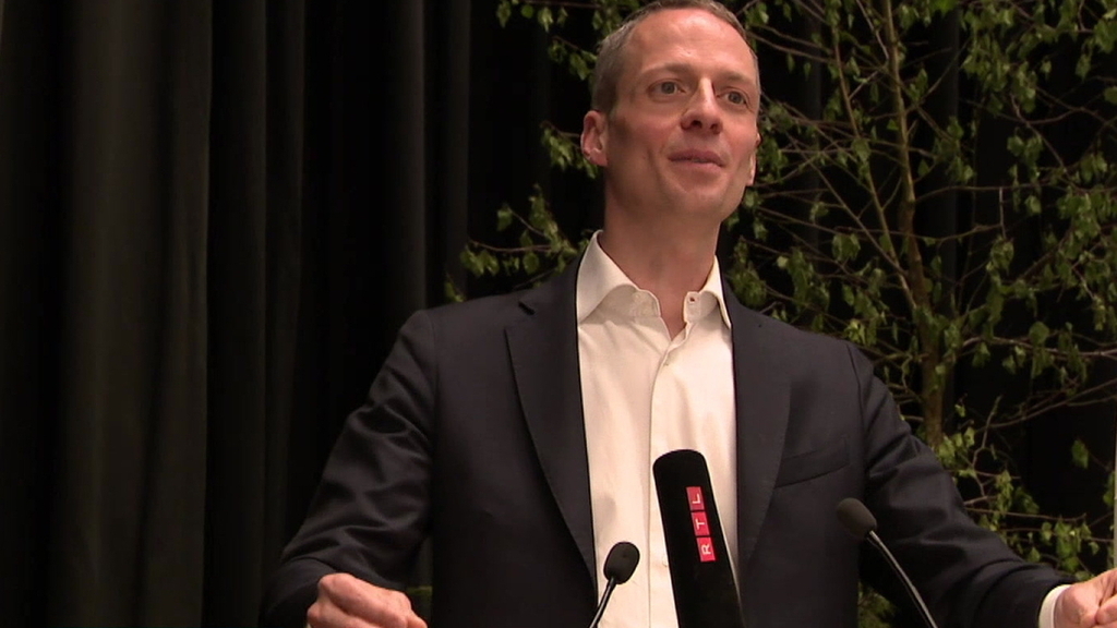 Workplace culture: Minister Wilmes responds to calls for independent bullying contact point in civil service