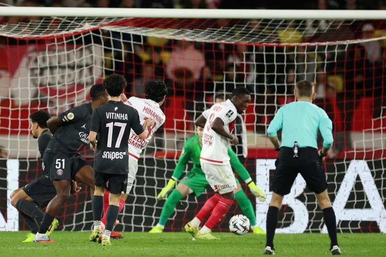 Ligue 1: Monaco shock PSG as Minamino scores winner